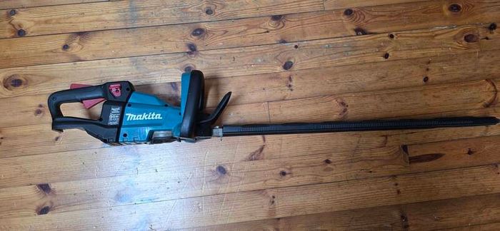makita 75cm hedge trimmer