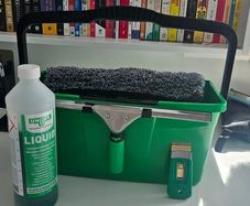Unger window cleaning kit