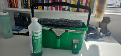 Unger window cleaning kit