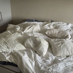 FREE Duvet + 6 pillows