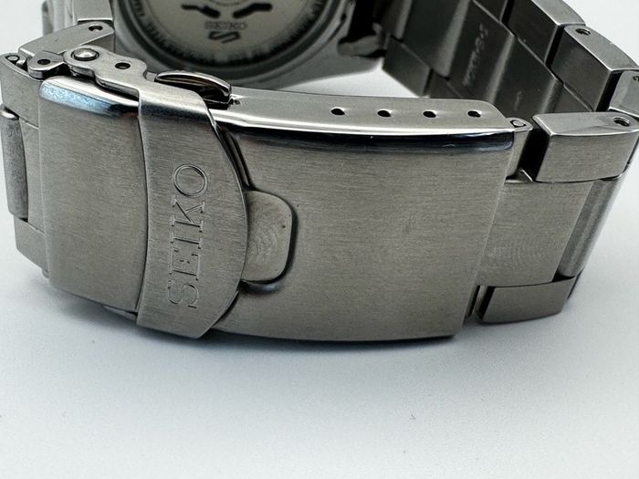 SEIKO 5 Sports automatic