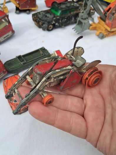 Vintage Diecast Toy Collection (Dinky,Lesney,Mecanno,Corgi) 22 Pieces