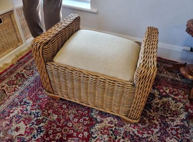 foot rest / seat