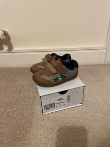 Clarks boys shoes size 5.5