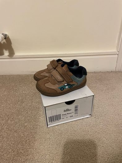 Clarks boys shoes size 5.5