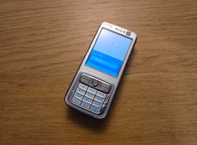 Nokia N73