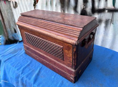 Singer sewing machine with case