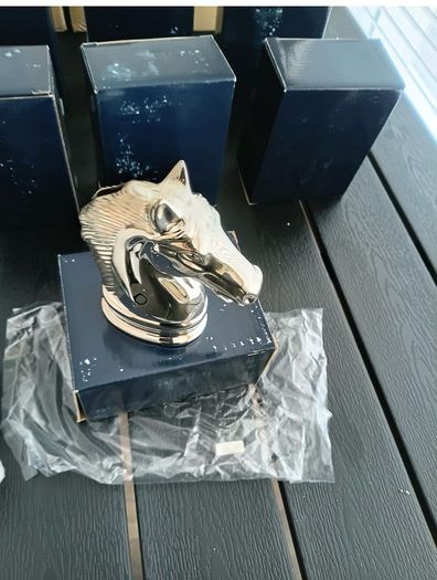 50 silver horse head money boxes ideal for using in a promotion