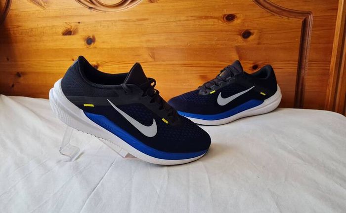 2023 nike winflow 10 high voltage blue Size 10.5 eu 45.5 In excellent condition