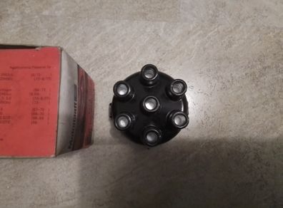 Ford Zephyr/ Zodiac/ Capri Distributor Cap.
