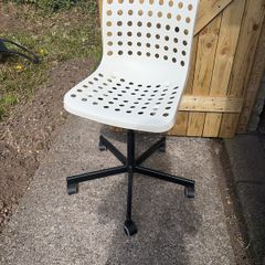 Computer chair, in good condition