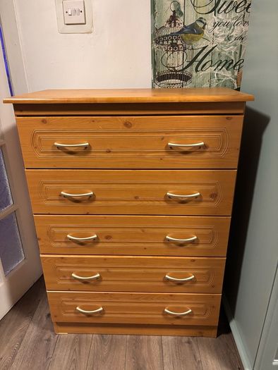 Chest of drawers