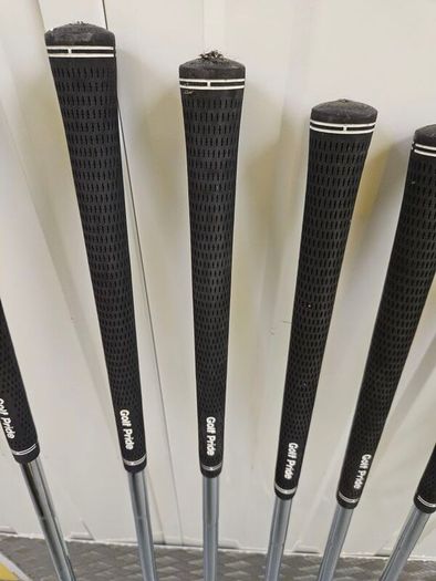 vega irons 4-pw + 2 wedges