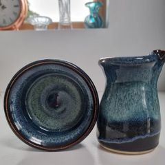 Stunning Bernard Kavanagh Handmade Irish Pottery Creamer & Dish Set