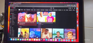 iMac (Retina 4K, 21.5-inch, 2017)