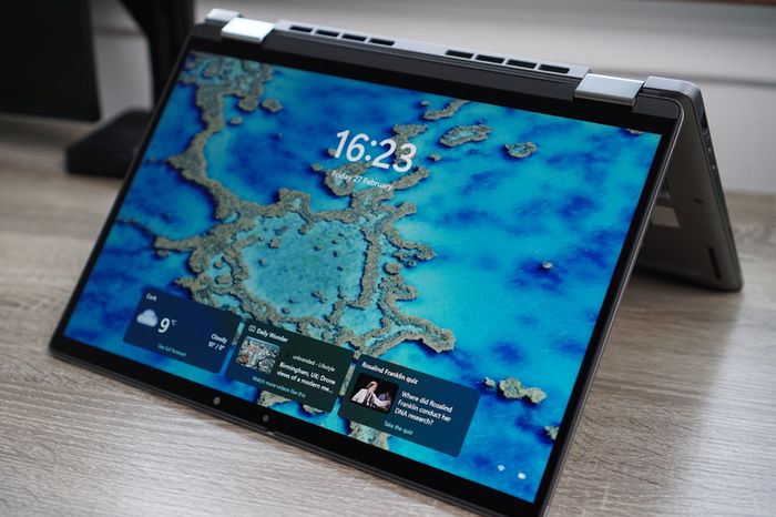 Dell Latitude 7350 2-in-1 | QHD+ 500nits | 16GB | Core Ultra 5 125U | 5G + eSIM