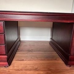 Pedestal office desk