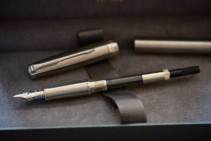 Brand New 18K Gold F Nib Parker Sonnet Brushed Stainless Steel Fountain Pen + Spare M Nib