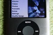 Apple A1236 iPod Nano 3rd Generation 8GB Black Music Player