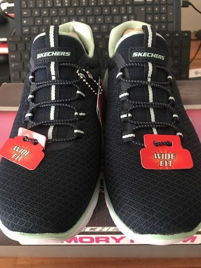 Womens Skechers Trainers Size: UK 3 / EUR 36