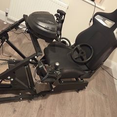 Sim racing equipment