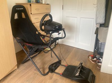 Sim Racing Bundle: Logitech G920 Wheel + Playseat Challenge