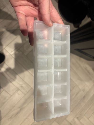 Ice Cube Holder