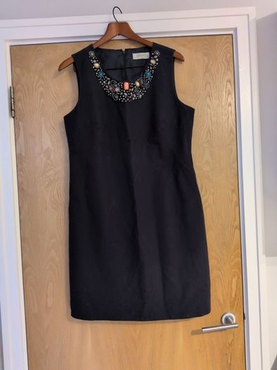 Small Bundle Blouses X 4 & 2 Dresses. S. 18.  Available for 2 weeks..