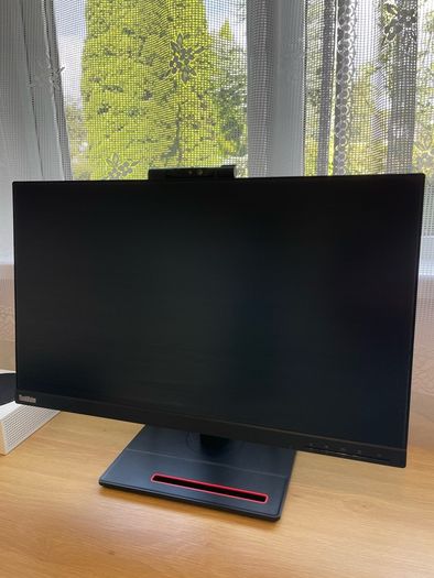 Lenovo ThinkVision 24" Full HD IPS Webcam