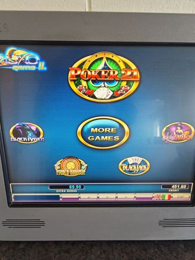 slot machine with 17 different games