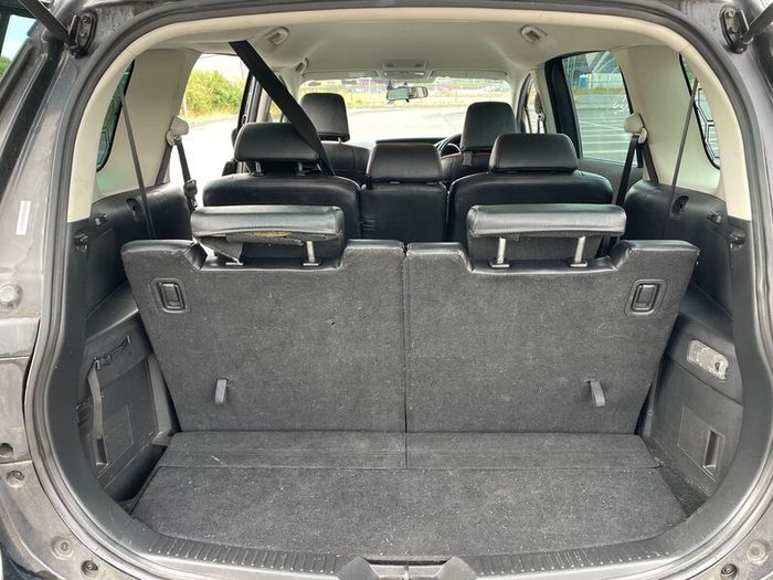131 Mazda 5 Sport High Spec 7 seater New NCT.