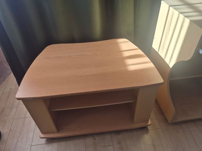 Computer desk