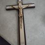 Vintage Wood Crucifix Gold-tone Jesus Lucite accent 31 cm. Image 2