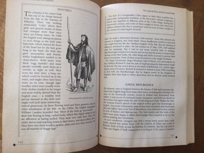 Ireland - History of a Nation.- Reduced