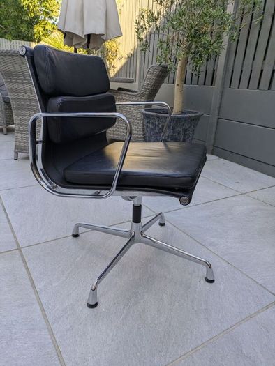 leather chair