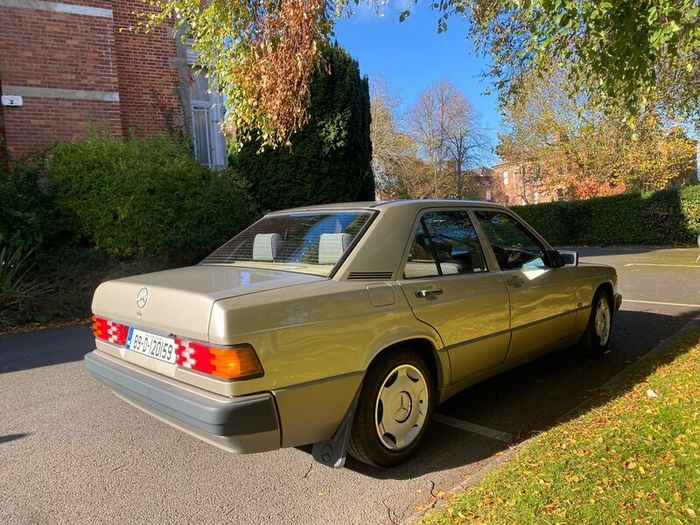 Mercedes-Benz 190 E 1989