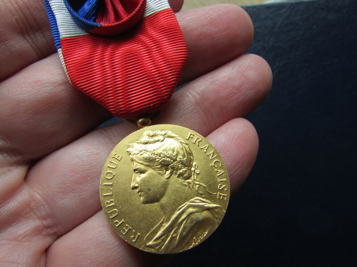 France 1958.Named Civil Award with Rosette.Medal.
