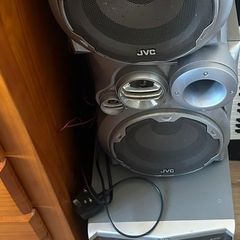 Hi Fi JVC Stereo and speakers 3 Cd player