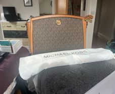 Michael Kors Signature Logo Messenger Bag