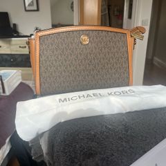 Michael Kors Signature Logo Messenger Bag