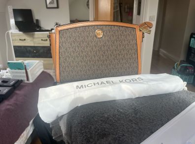 Michael Kors Signature Logo Messenger Bag