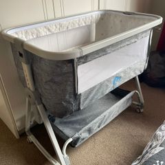 Bedside Cot with wheels - Bellababy