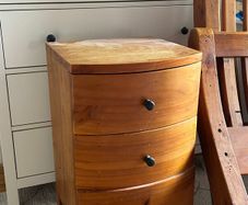 Super King Sized Bed and 2x bedside lockers (Oak)