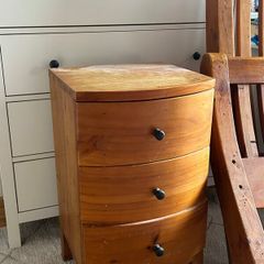 Super King Sized Bed and 2x bedside lockers (Oak)