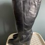 Size uk5 black leather boots Image 4