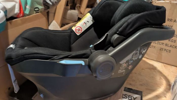 Travel system uppa baby vista, stroller, bassonet plus car seat and base