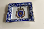 Chateau De Versallies crest vintage  ash tray