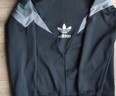 Adidas jumper size M