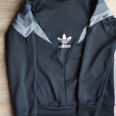 Adidas jumper size M