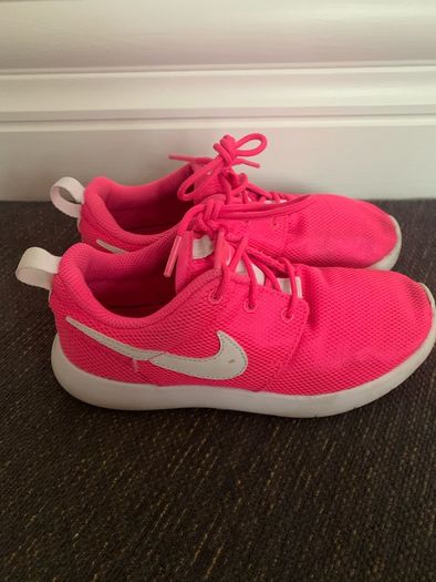 Pink Nike Runners